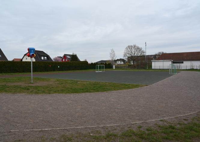 05_sportplatz.jpg